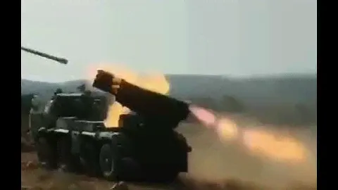 Реактивная система залпового огня (РСЗО) RM-70 в действии
